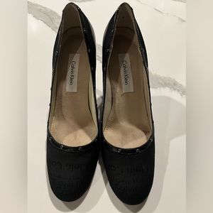 Women’s Calvin Klein Stacy High Heel Pump. Size 6M